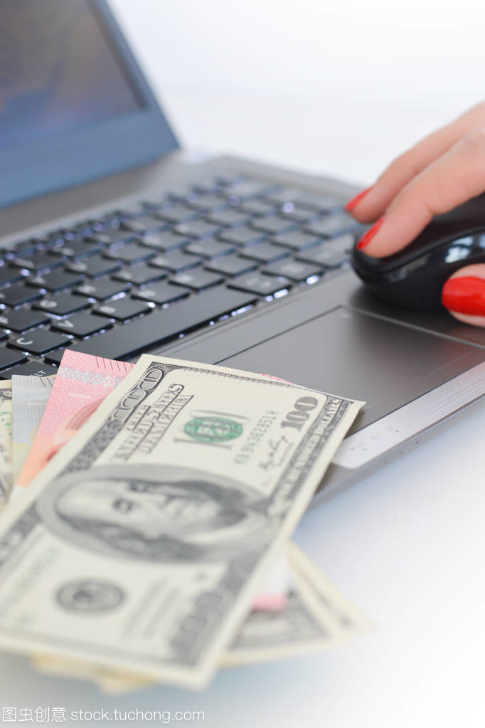 賺錢在線使用互聯(lián)網(wǎng)工具概念